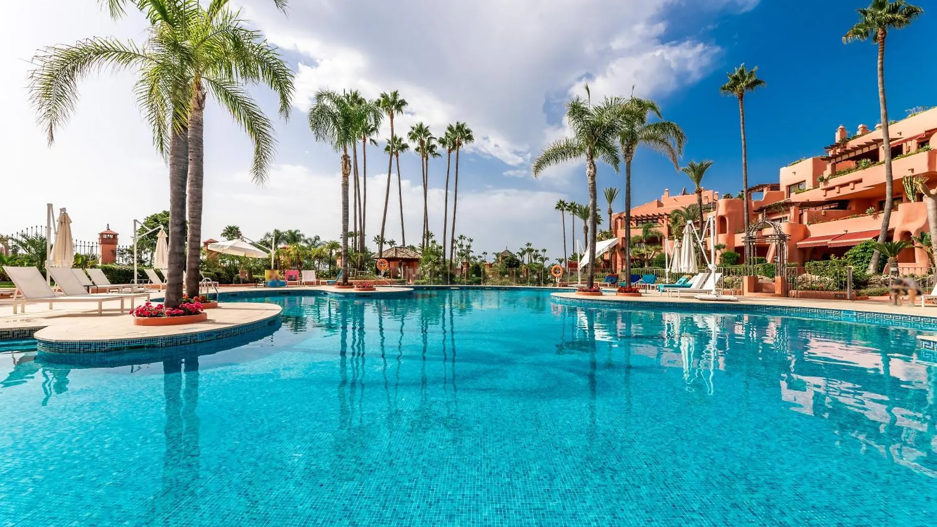 Cabo Bermejo Luxe - Luxury 3 Bedroom Sea Front Apartment Эстепона