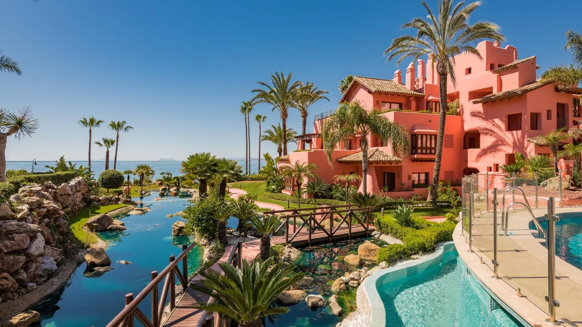 Cabo Bermejo Luxe - Luxury 3 Bedroom Sea Front Apartment Эстепона